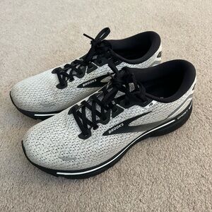 Brooks Men's Gray Running Shoes